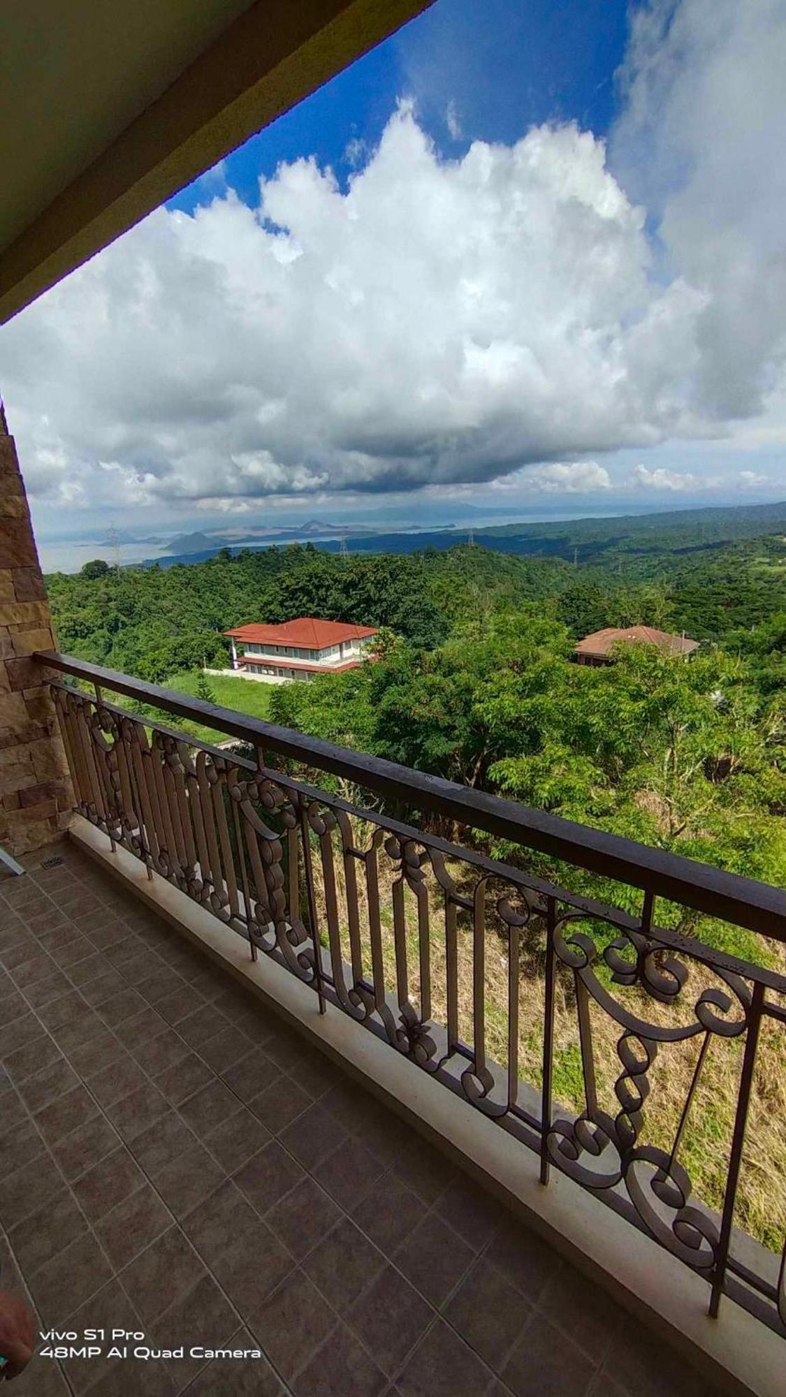 تاجيتاي Splendido Tagagtay Taal Lake Staycation Free Parking Netflix No Free Pool المظهر الخارجي الصورة