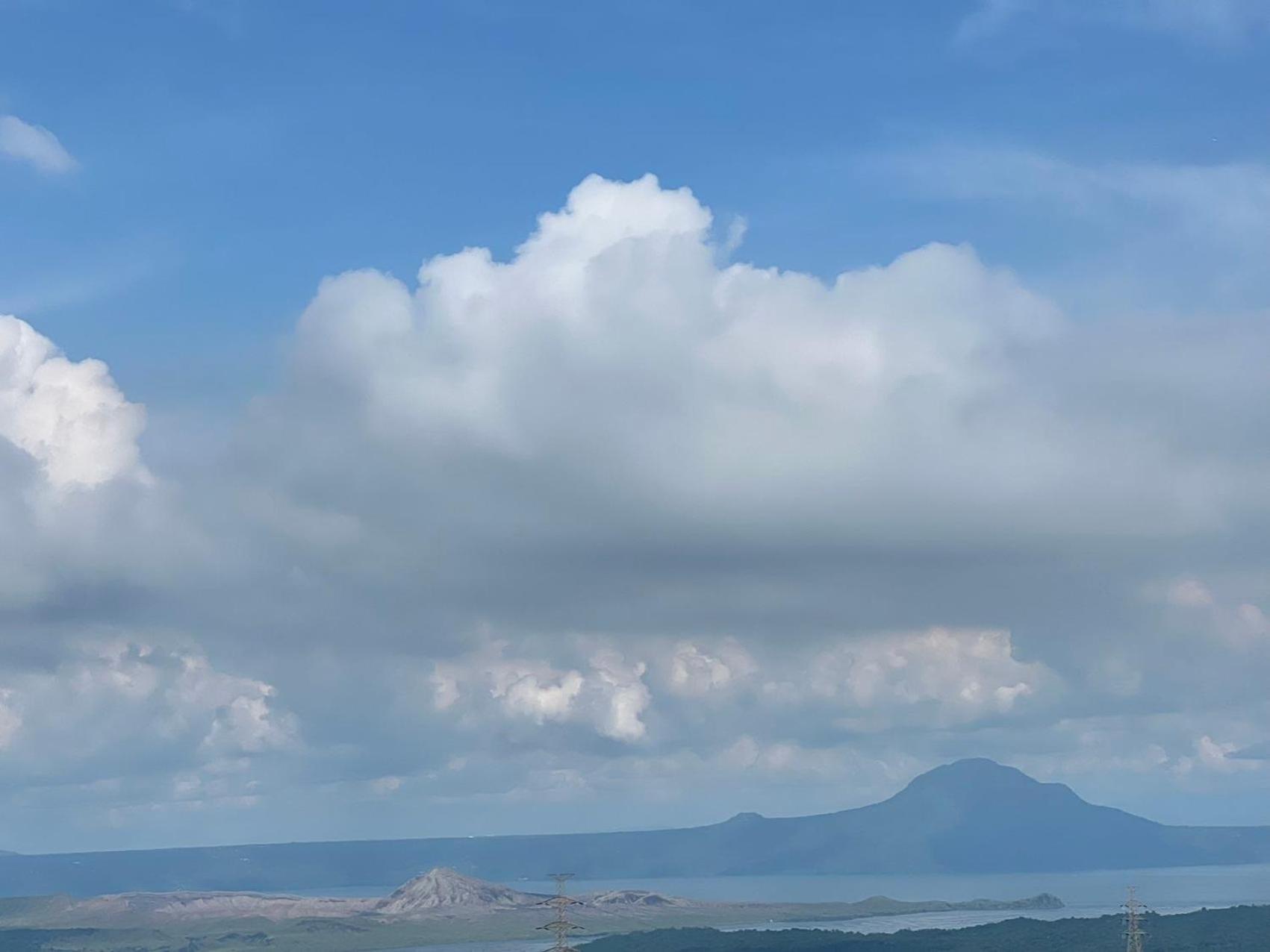 تاجيتاي Splendido Tagagtay Taal Lake Staycation Free Parking Netflix No Free Pool المظهر الخارجي الصورة