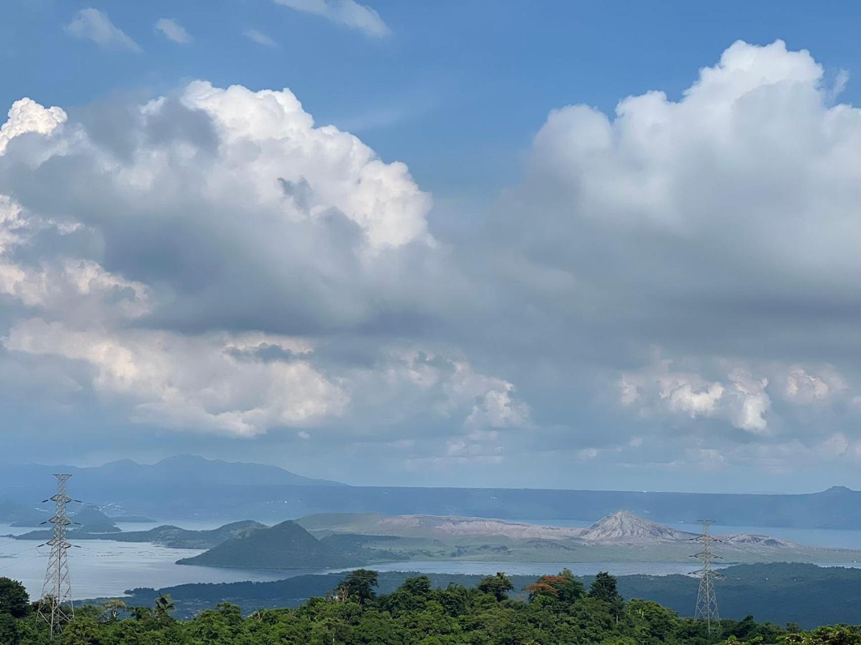 تاجيتاي Splendido Tagagtay Taal Lake Staycation Free Parking Netflix No Free Pool المظهر الخارجي الصورة
