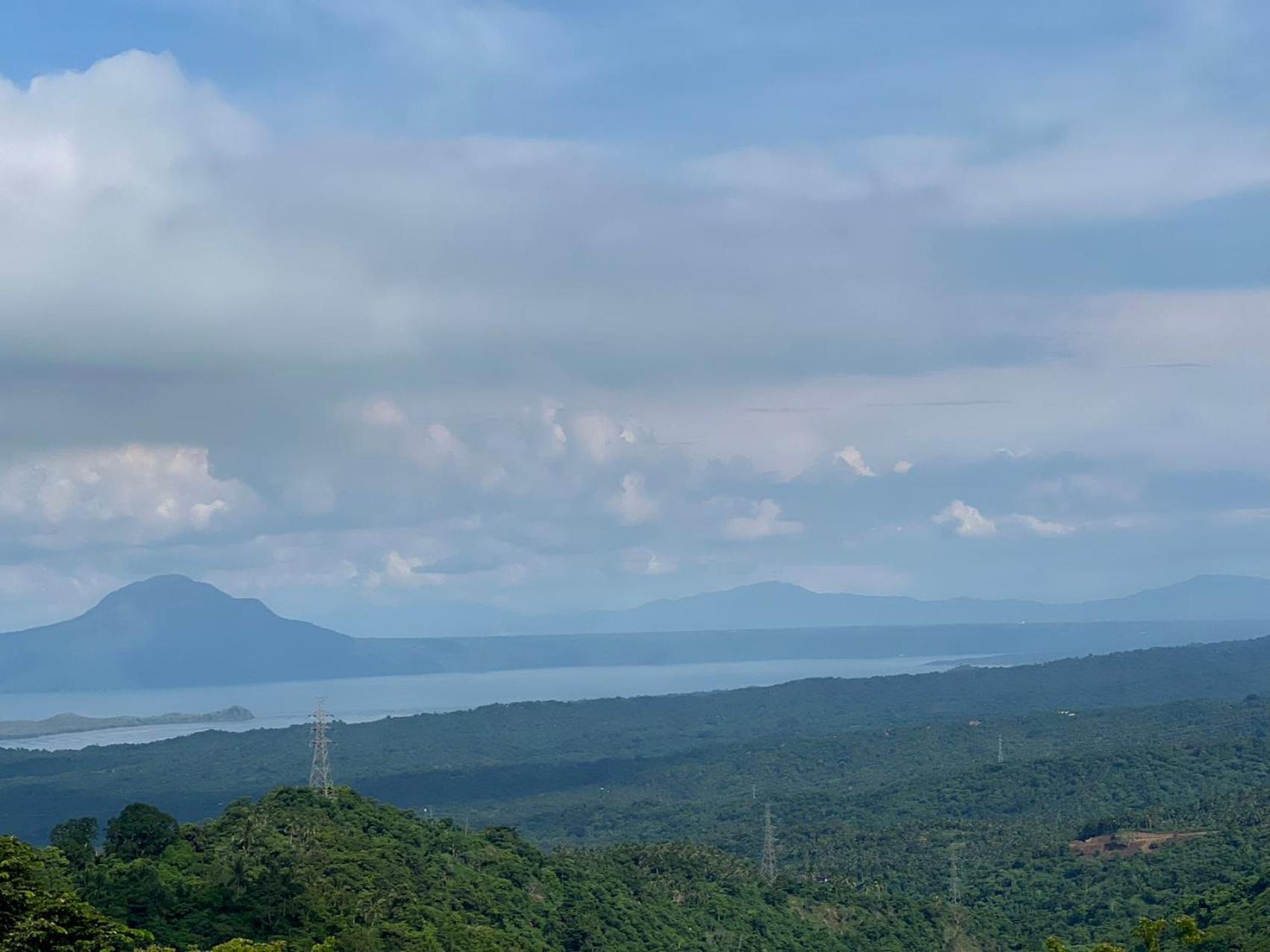 تاجيتاي Splendido Tagagtay Taal Lake Staycation Free Parking Netflix No Free Pool المظهر الخارجي الصورة