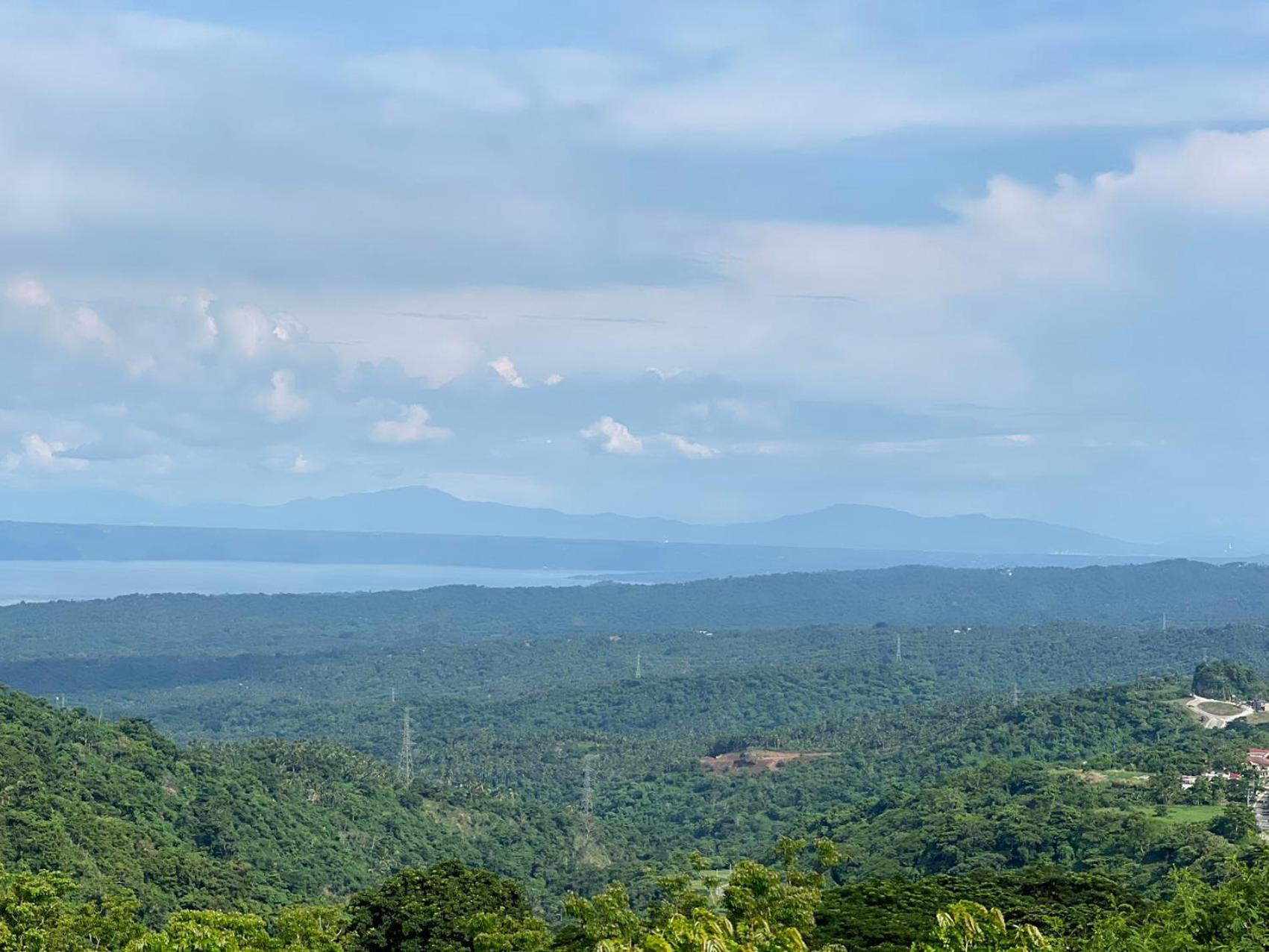 تاجيتاي Splendido Tagagtay Taal Lake Staycation Free Parking Netflix No Free Pool المظهر الخارجي الصورة