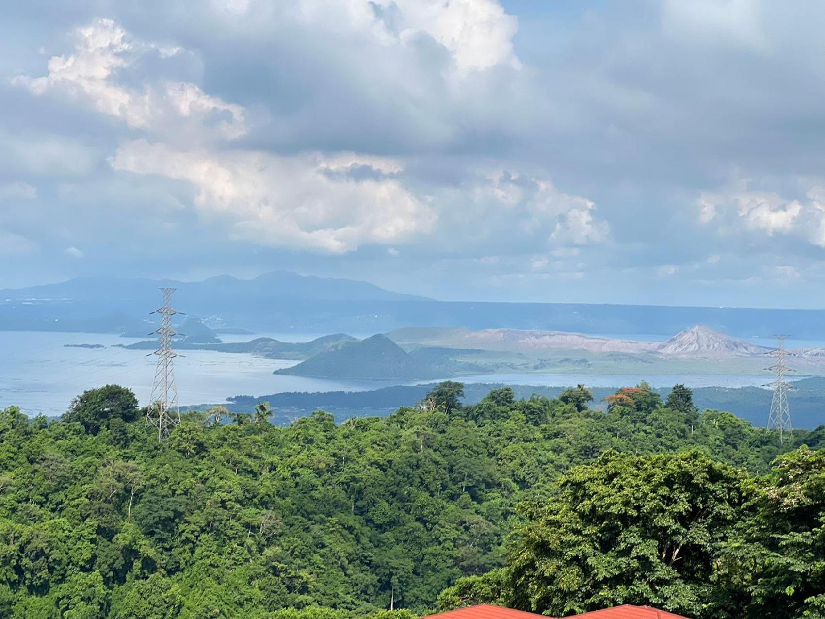 تاجيتاي Splendido Tagagtay Taal Lake Staycation Free Parking Netflix No Free Pool المظهر الخارجي الصورة