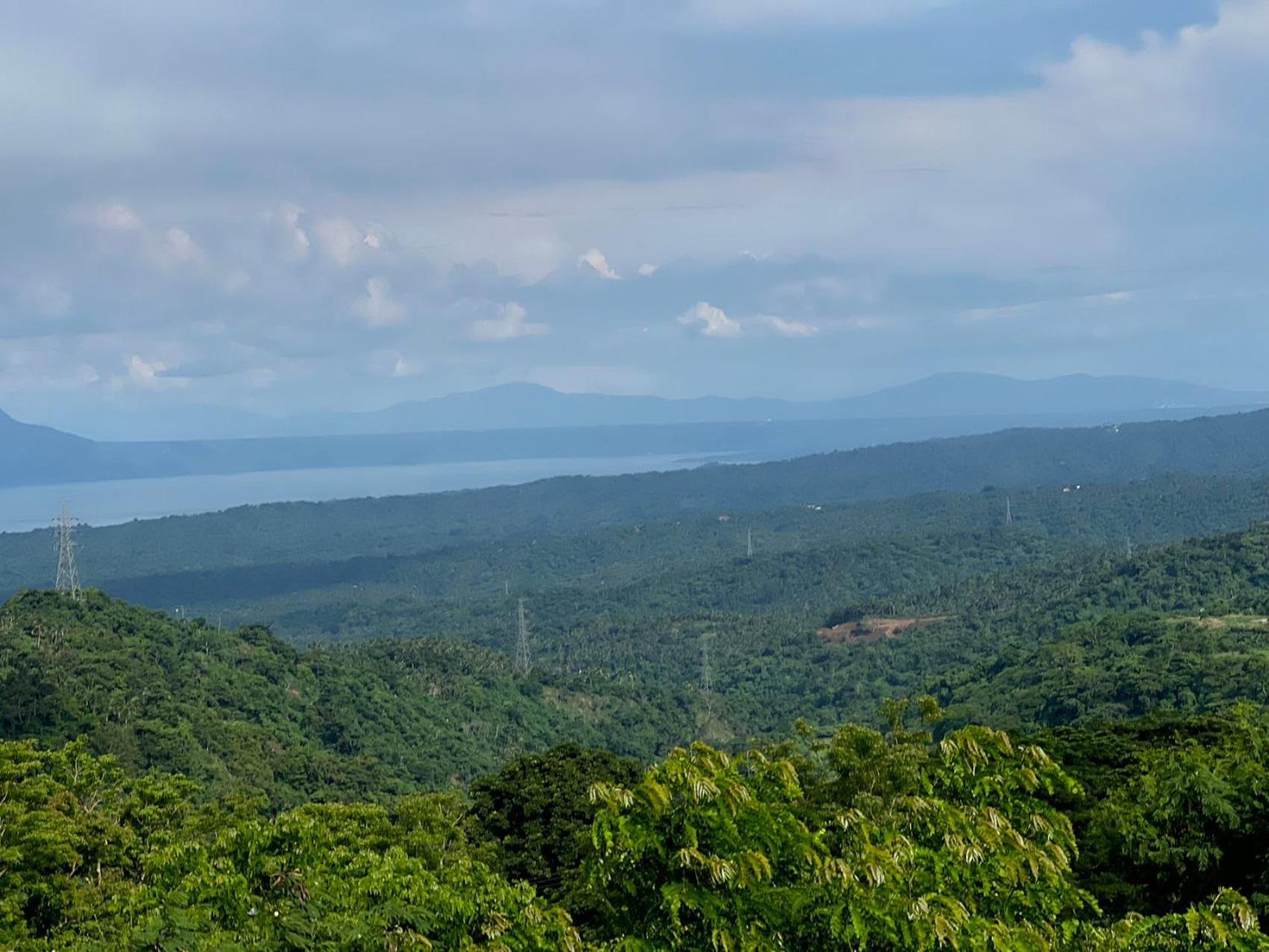 تاجيتاي Splendido Tagagtay Taal Lake Staycation Free Parking Netflix No Free Pool المظهر الخارجي الصورة