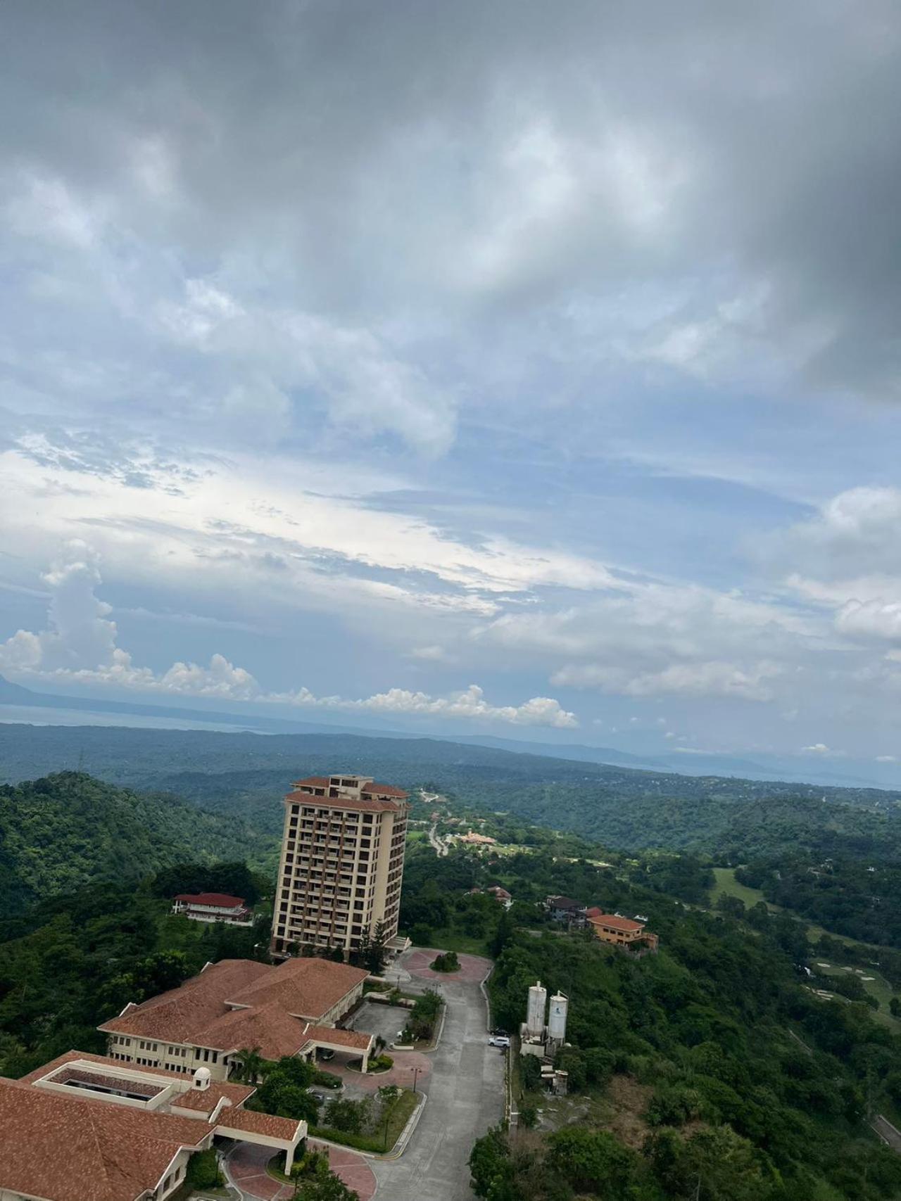 تاجيتاي Splendido Tagagtay Taal Lake Staycation Free Parking Netflix No Free Pool المظهر الخارجي الصورة