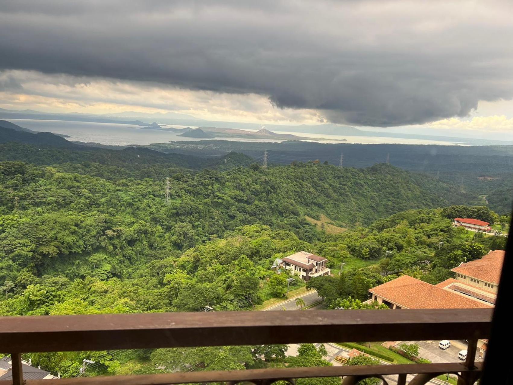 تاجيتاي Splendido Tagagtay Taal Lake Staycation Free Parking Netflix No Free Pool المظهر الخارجي الصورة