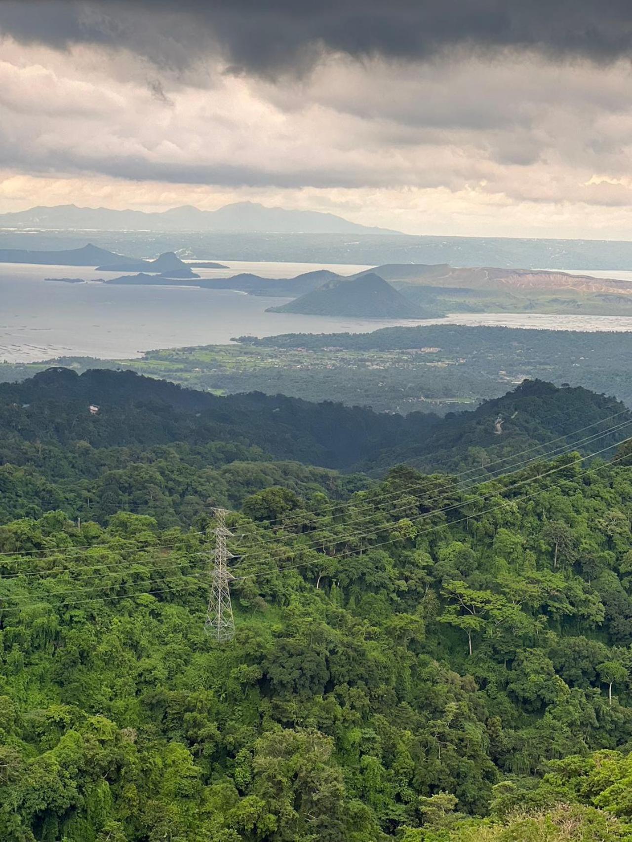 تاجيتاي Splendido Tagagtay Taal Lake Staycation Free Parking Netflix No Free Pool المظهر الخارجي الصورة