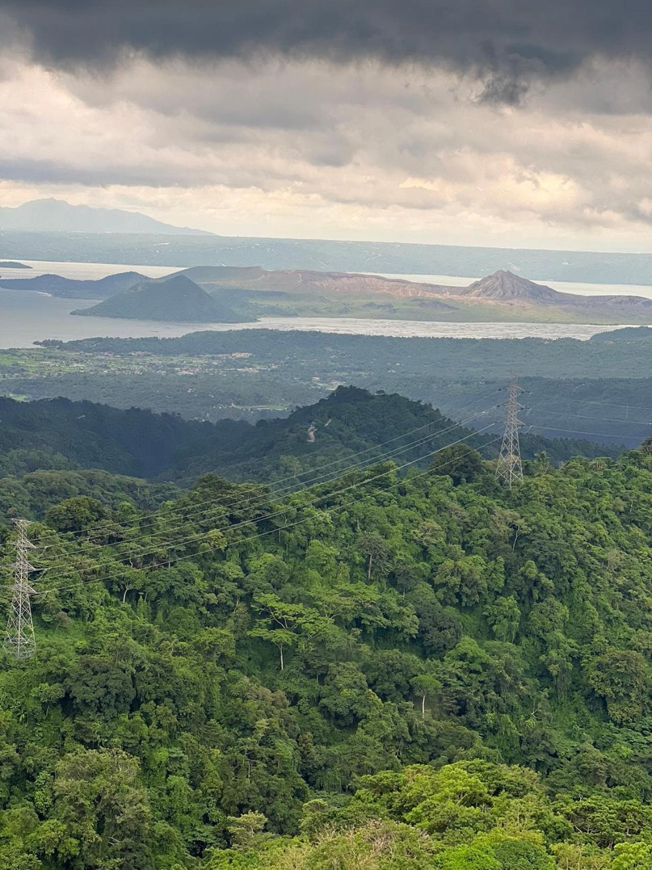 تاجيتاي Splendido Tagagtay Taal Lake Staycation Free Parking Netflix No Free Pool المظهر الخارجي الصورة